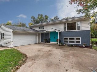 312 S 2nd Ave, Brandon, SD 57005