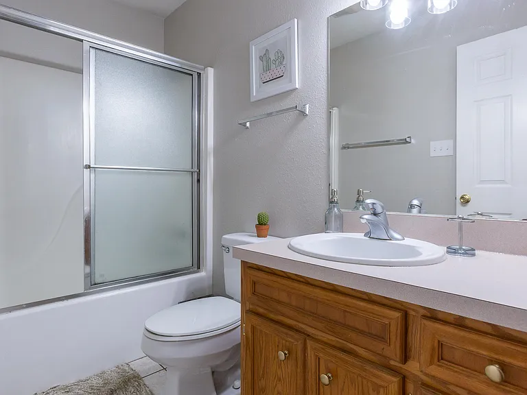 634 E North 16th St #B — Photo 20