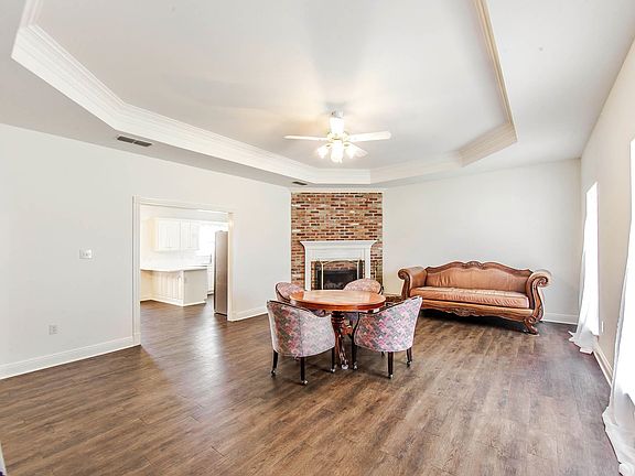 2nd image of 8 Summerfield Dr