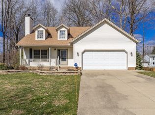 5424 Saint Charles Pl, Mentor, OH 44060