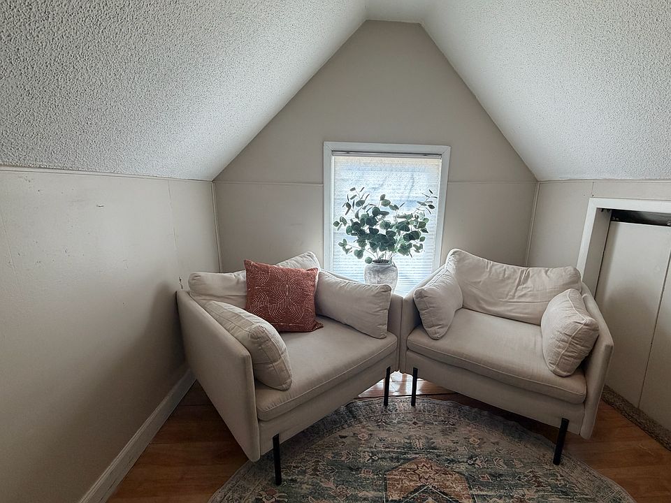 1st image of 324 7th St #2