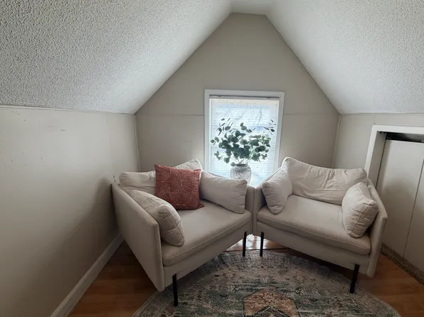 324 7th St #2, West Des Moines, IA 50265