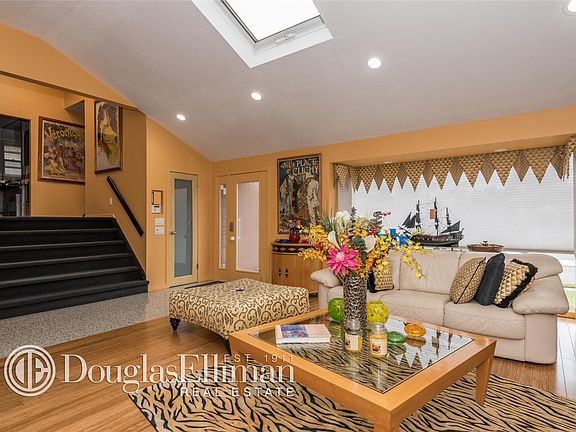 4th image of 11 Sparrow Ln