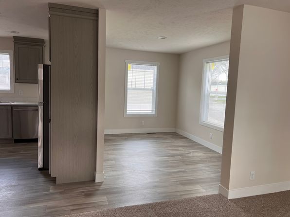 57 W Foxrun St #57, Holland, OH 43528