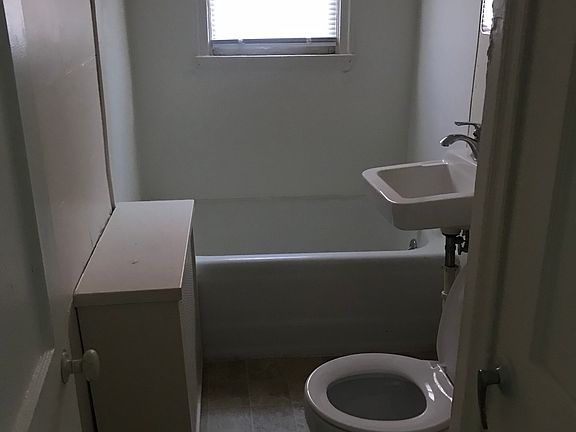 2nd image of 217 NW 10th St #6