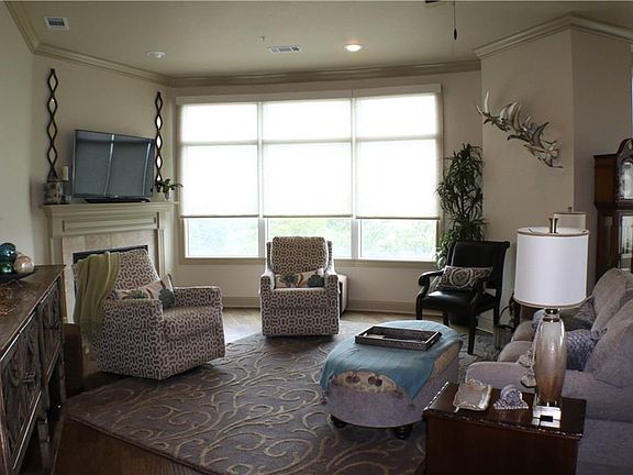 4th image of 2801 Wexford Dr APT 701