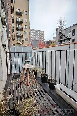 Rented by Real Street Inc | media 18