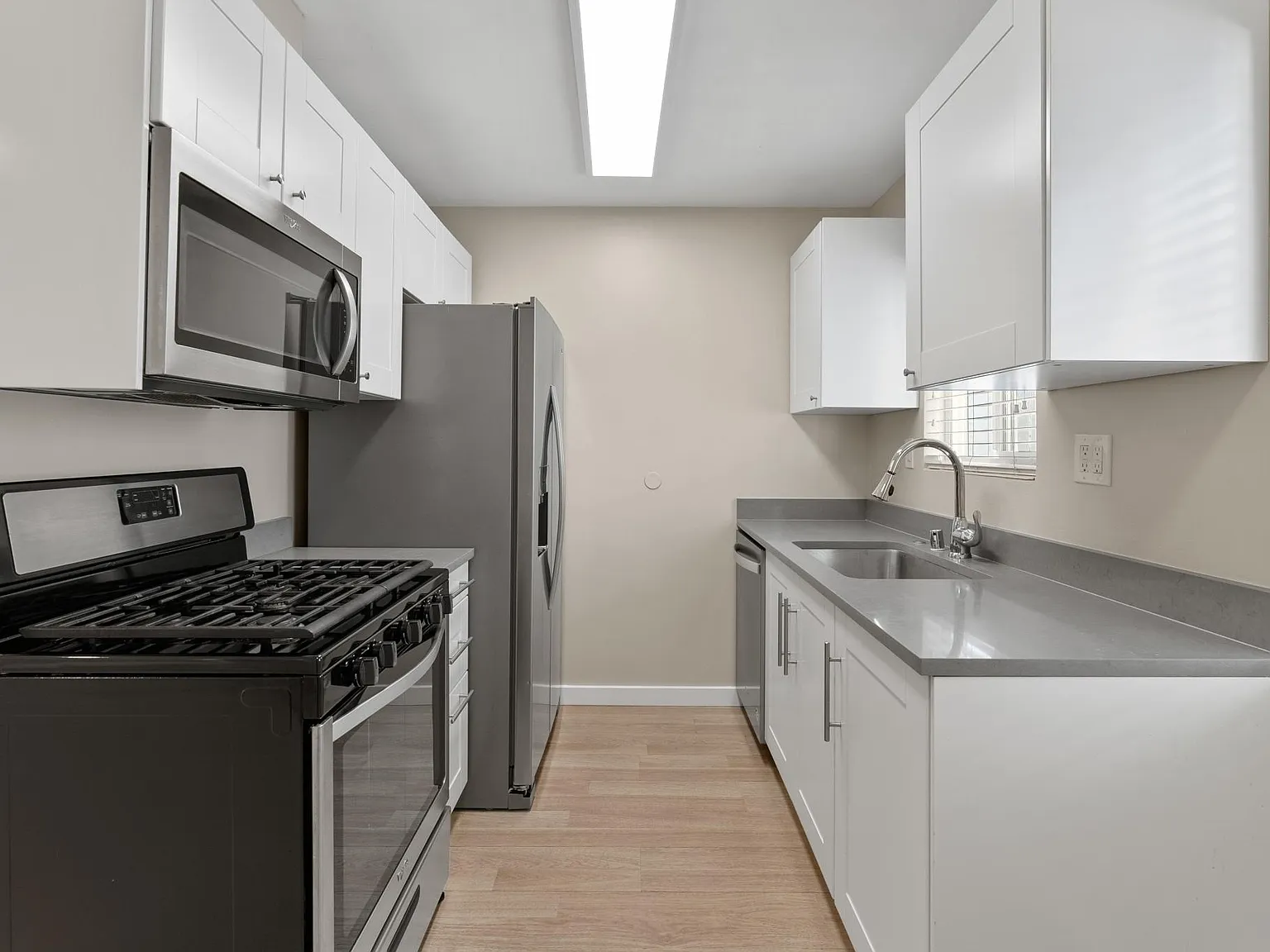 163 Covina Ave — Photo 2