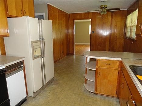 3rd image of 1139 Westover Dr