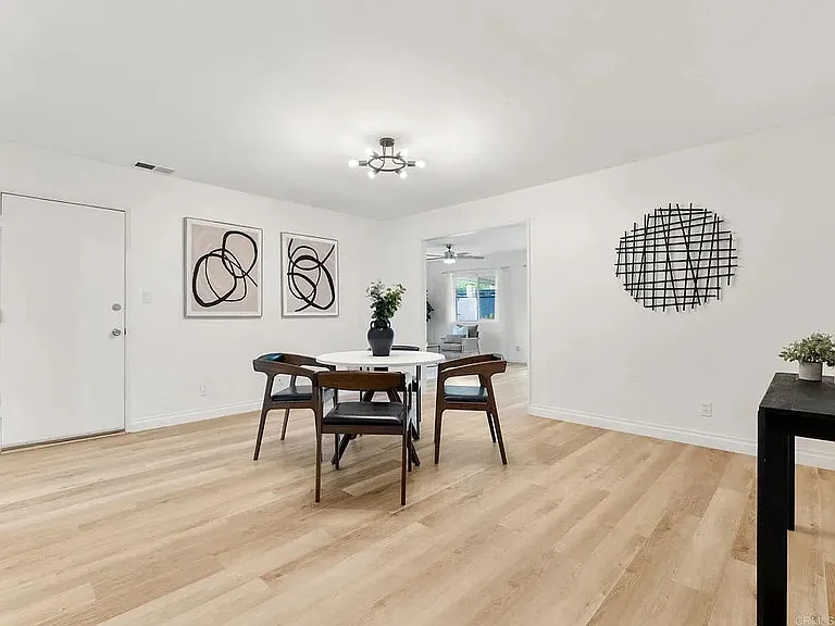 2861 Turnbull St — Photo 4