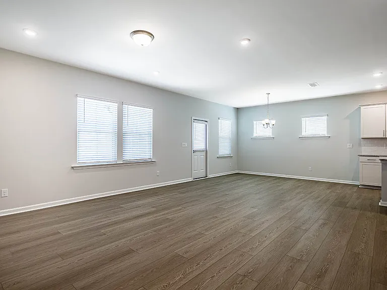 1400 Hollyview Ave — Photo 19