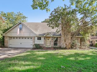 5609 Oak Brook Rd, Arlington, TX 76016