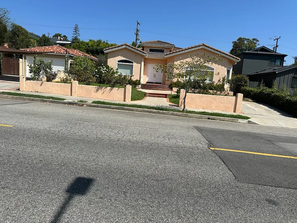 3 bed, 4.5 bath, 3000 sqft, $13,350 — Photo 1