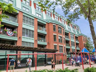 400 9th St APT W5A, Hoboken, NJ, 07030