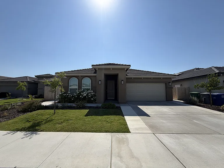 977 S Koleen Ave — Photo 1