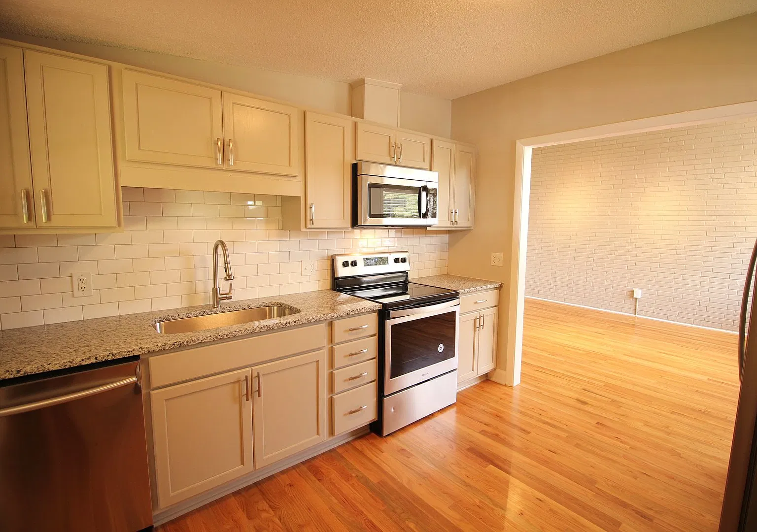 Special Move In Discount Beautiful 2 Bedroom, 1 Bath Home Is West Raleigh! Pet Friendly — Photo 1
