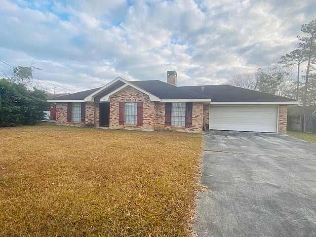 2nd image of 3008 Fairway Dr