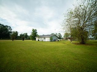 25 Rainbow Dr, Jesup, GA 31545