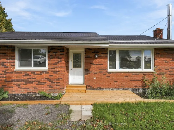 696 Whites Rd, Quinte West, ON K8V 0P3