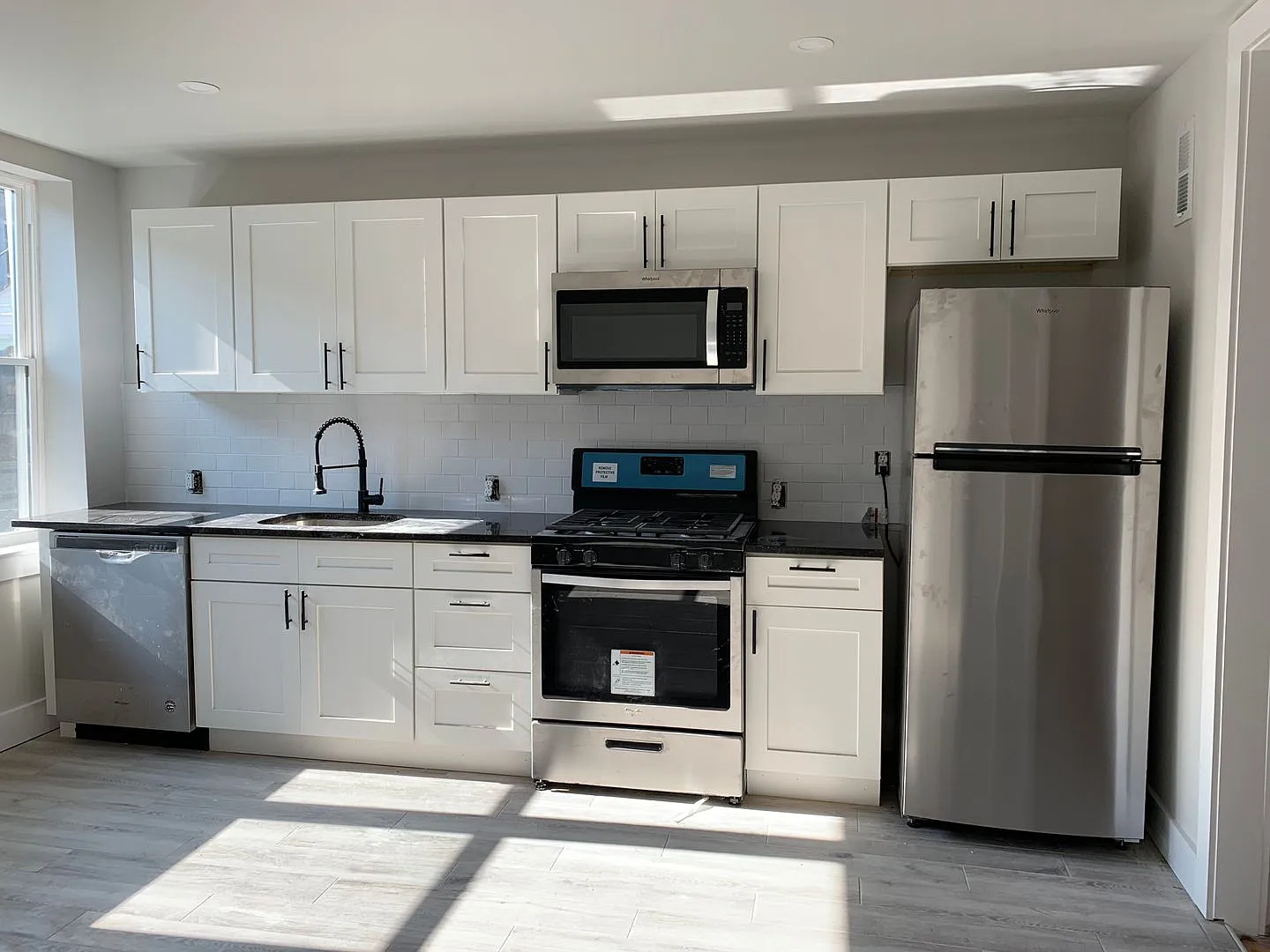 3 Bedroom 1 Bathroom House for Rent — Photo 1