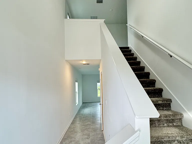 553 Reggie Rd — Photo 13