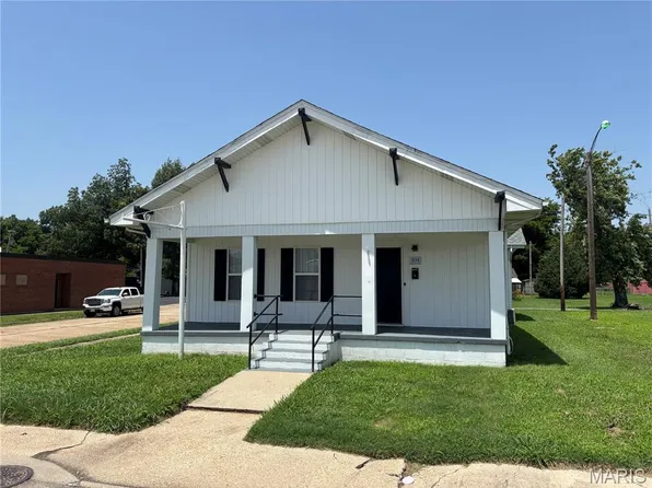 404 E Center St, Sikeston, MO 63801