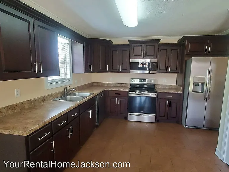 82 Grove Hill Ln — Photo 30