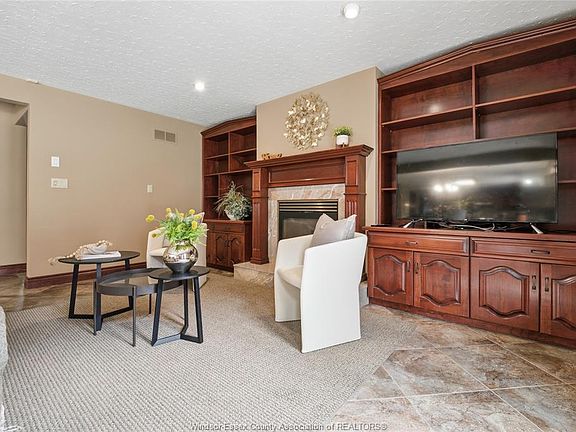 5th image of 2073 Lesperance Rd