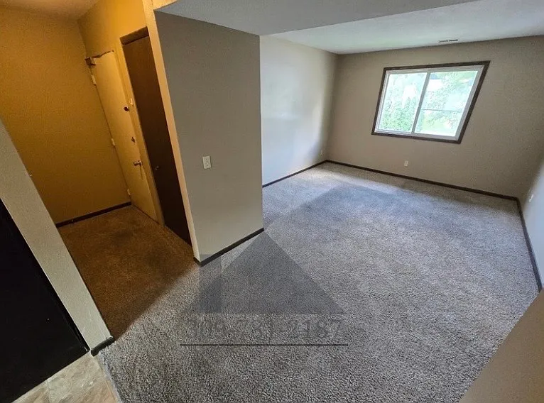 5511 34th Ave — Photo 1