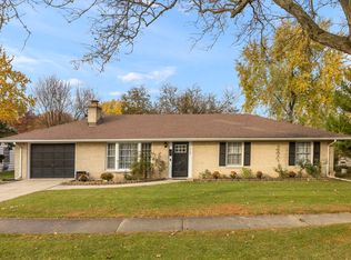 2195 Candleberry Ln, Aurora, IL 60506