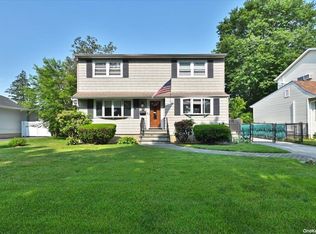 876 Mayer Dr, Wantagh, NY 11793