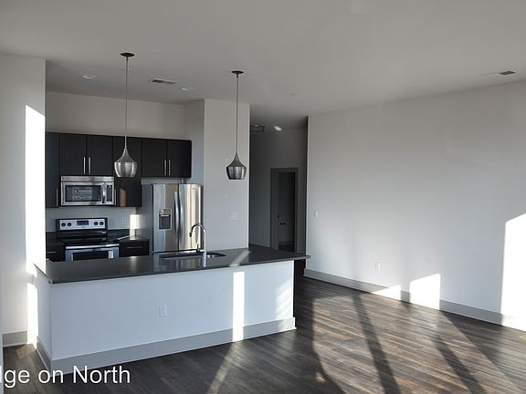 3rd image of 2310 N Oakland Ave APT 205