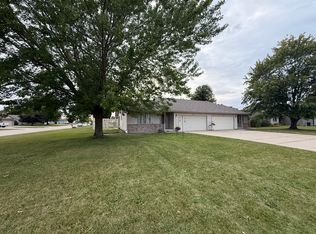 2701 N Wuthering Hills Dr, Janesville, WI 53546