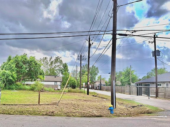 3rd image of 6427 Morrow St