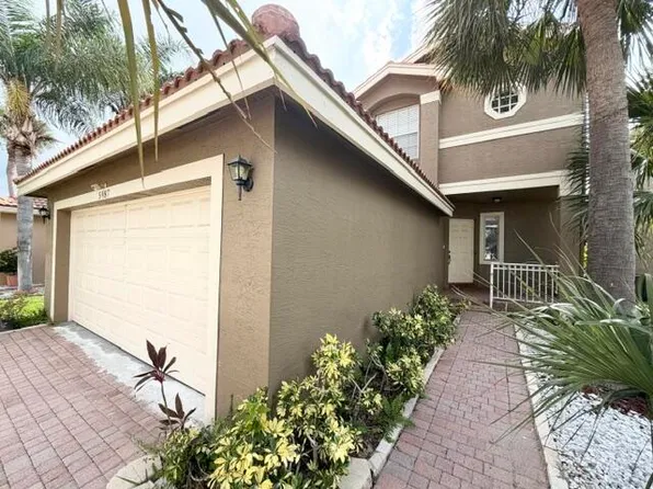 5487 Queenship Ct, Greenacres, FL 33463