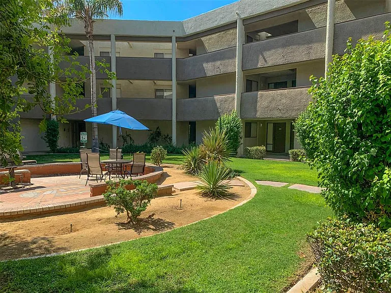 Mojave Blue Apartments — Photo 38