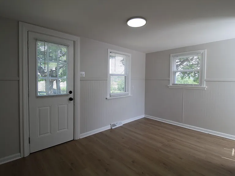 415 N Thompson St — Photo 11