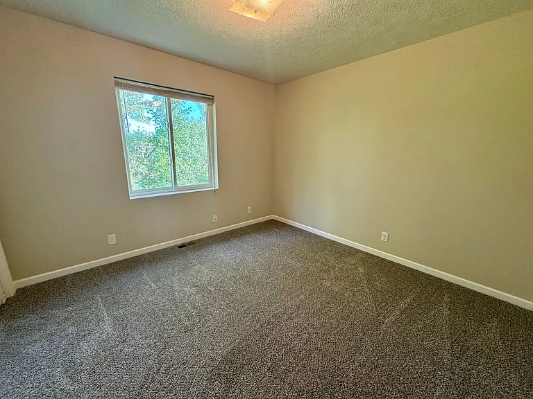 2605 NW 52nd St — Photo 15