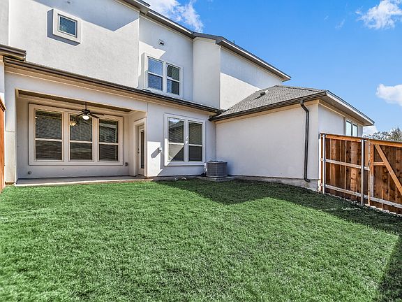 3rd image of 403 Parkline Dr
