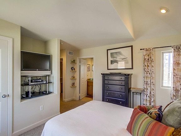 2nd image of 736 Island Ct