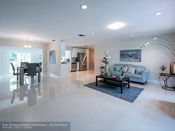 5th image of 11371 NW 35th Pl