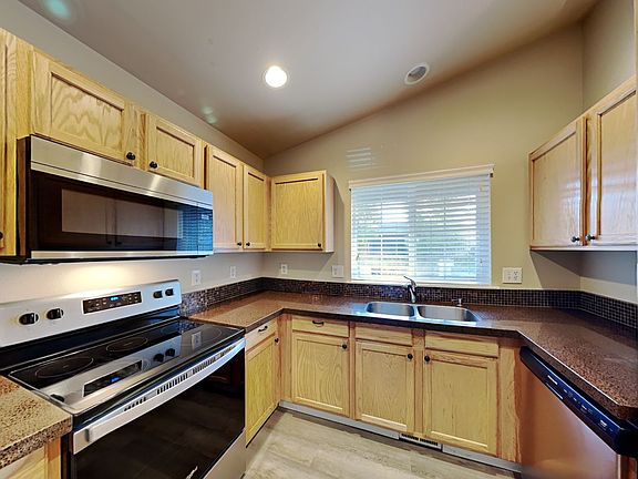 5th image of 13024 66th Avenue Ct E