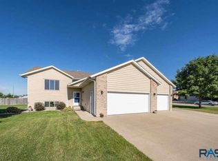 1721 S Discovery Ave, Sioux Falls, SD 57106