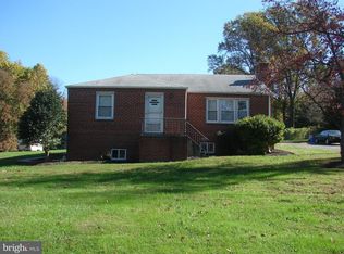 16007 Willow Ln, Rockville, MD 20853