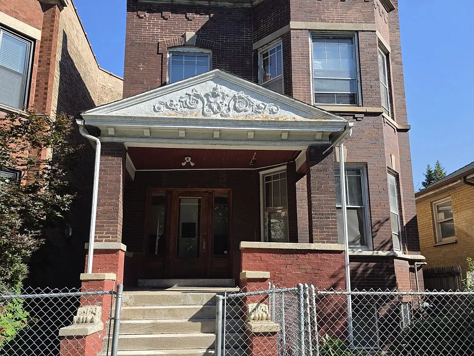 2844 W Dickens Ave #2F