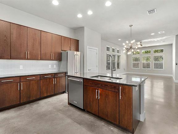 2nd image of 3905 Clawson Rd Unit 7