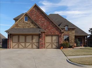 900 Ryan Rd, Moore, OK 73160