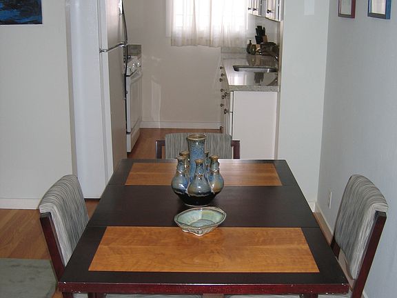 4th image of 160 Pierce St