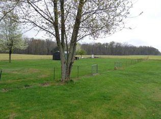 29429 Middle Crossing Rd, Dowagiac, MI 49047