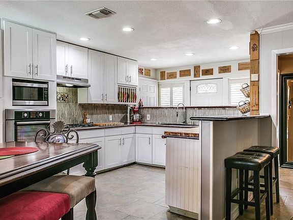 5th image of 2313 Shady Meadow Dr